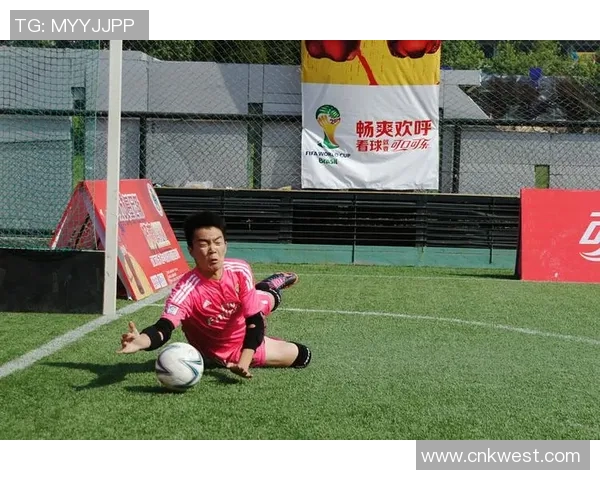 学问与球技并重的足球明星们如何在赛场内外展现智慧与才华 学问与球技并重的足球明星们如何在赛场内外展现智慧与才华